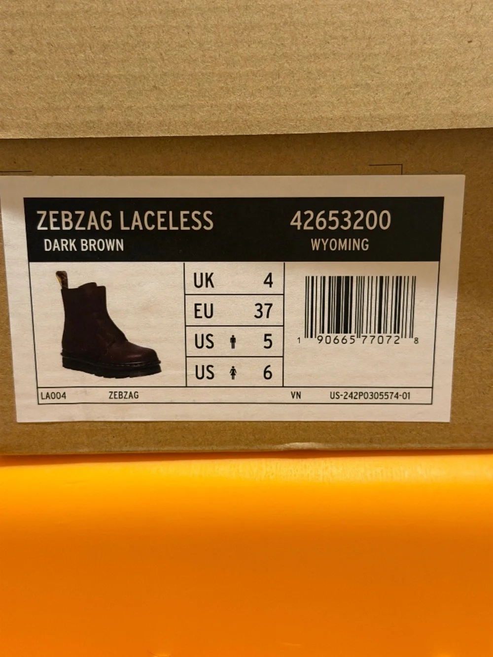 Dr Marten’s Zebzag Laceless Dark Brown Leather Boots, US 6